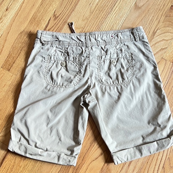 Mossimo Khaki Tan Cargo Midi Shorts 1 - Picture 4 of 6